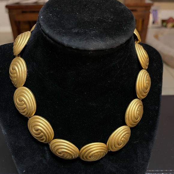 Ginnie Johansen Jewelry - Ginnie Johansen VINTAGE 24 inch gold tone necklace circa 1984. Gorgeous rare.